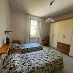 Casa Tina - Con 3 Camere Da Letto Max 6 Posti