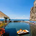 Myhome - Sorrento By The Sea-Beach