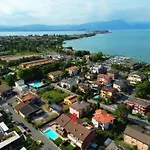 Twins Apartment - 200M Dal Lago Di Garda Con Piscina