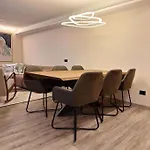 Appartamento Elegante In Centro Q434