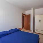Nice Apartment In Isca Marina With House Sea View