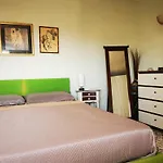 A Cozy Nest With A Vesuvio View