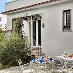 Casa Bianca In The Heart Of The Town, Daily Housekeeping & Concierge