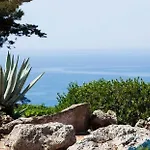 Villa Mistral