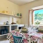 In Campagna Vicino Al Mare