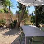 In Campagna Vicino Al Mare