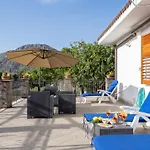 Giardino Di Nonno Lucio - Surrounded By Lemon Tree