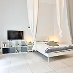 Salerno Bright & Comfortable Studio
