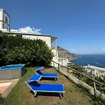 Sweet Home With Outdoor Unheated Whirlpool Tub