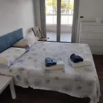 White-Blue Vibes, Seafront 2-Bedroom Apt