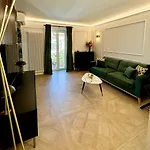 Cloe Boutique Apartment