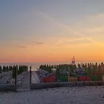 Sunrise Beach Apartments