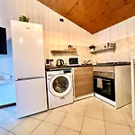 Shali Wood Apartment