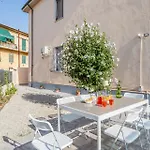 Tulipan By Pleiades Home