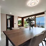 Joivy Villa Sofia Wonderful 2-Bed Flat With Lake Views