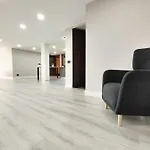 Joivy Villa Sofia Wonderful 2-Bed Flat With Lake Views