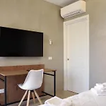 La Maison Latina Guest House