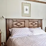 Beautiful 3 Bedroom Flat In Cortina With Car Park