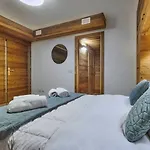 3Br Lovely Apartment In Cortina D'Ampezzo - What'App - 0039-344-544-4174 - For Reservations!