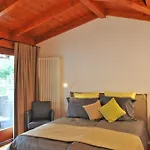 Grosse Wohnung In Limone Sul Garda Mit Terrasse Und Garten Und Nah Am Strand