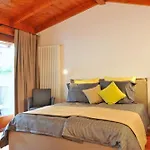 Grosse Wohnung In Limone Sul Garda Mit Terrasse Und Garten Und Nah Am Strand