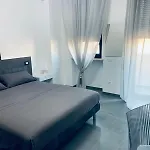 Charm Room 22