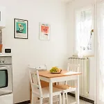Modern Apt Close To The Sea With Patio!