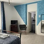 B&B Red House