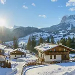 6Br Stunning Chalet With Traditional Feel