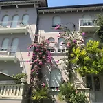 Jugendstilvilla Mit Pool In Gardone Riviera, Gardasee