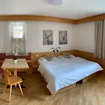 Bed & Breakfast Garni Tobia
