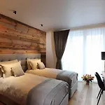 5Br Lovely Mountain Home With View Chalet - What'App - 0034-635-520-036 - For Reservations!!
