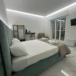 Emerald Rooms