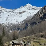Nest In Alagna