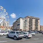 Bedo House Beach Front - Happy Rentals