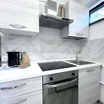 Jacuzzi Modern Front Sea Private Parking