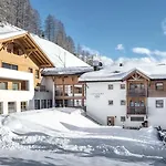 Hotel La Fradora - Dolomites Hotel