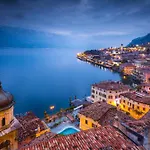 Lella Apartment Front Beach Garda Lake - Happy Rentals