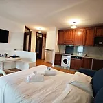 Hostdomus - City Hall Suite