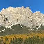 Cortina Center House