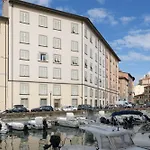 Near The Port-Elegante Appartamento Con Vista Sui Canali