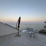Chez Moira Apartment With Seaview