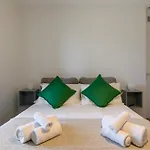 Tiber Terrace Retreat - Free Parking, Wi-Fi & Netflix