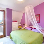 Nice Home In Gizzeria With House Sea View
