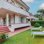 Regina Beach Villa, By The Beach In Marina Di Pietrasanta