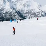 Wolf & Deer Apartment Ski-In Ski-Out 250M - Happy Rentals