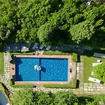 La Loggia Historic Resort
