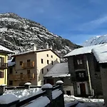 Alpine Chic Retreat
