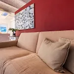 Simon'S House