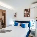 Joivy Cosy 4-Bed Apt Near Duomo Di Como